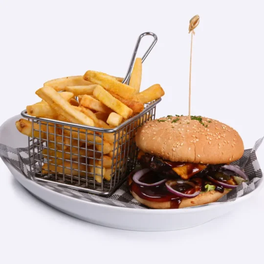 Augus beef burger with chips